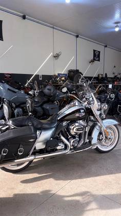 HARLEY-DAVIDSON ROAD KING CLASSIC HARLEY-DAVIDSON ROAD KING CLASSIC